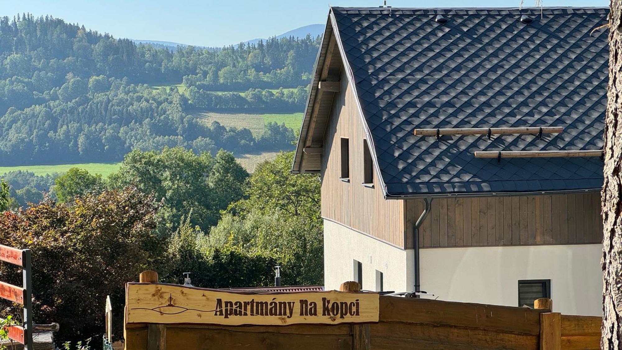 Apartmany Na Kopci เยเซนิค ภายนอก รูปภาพ