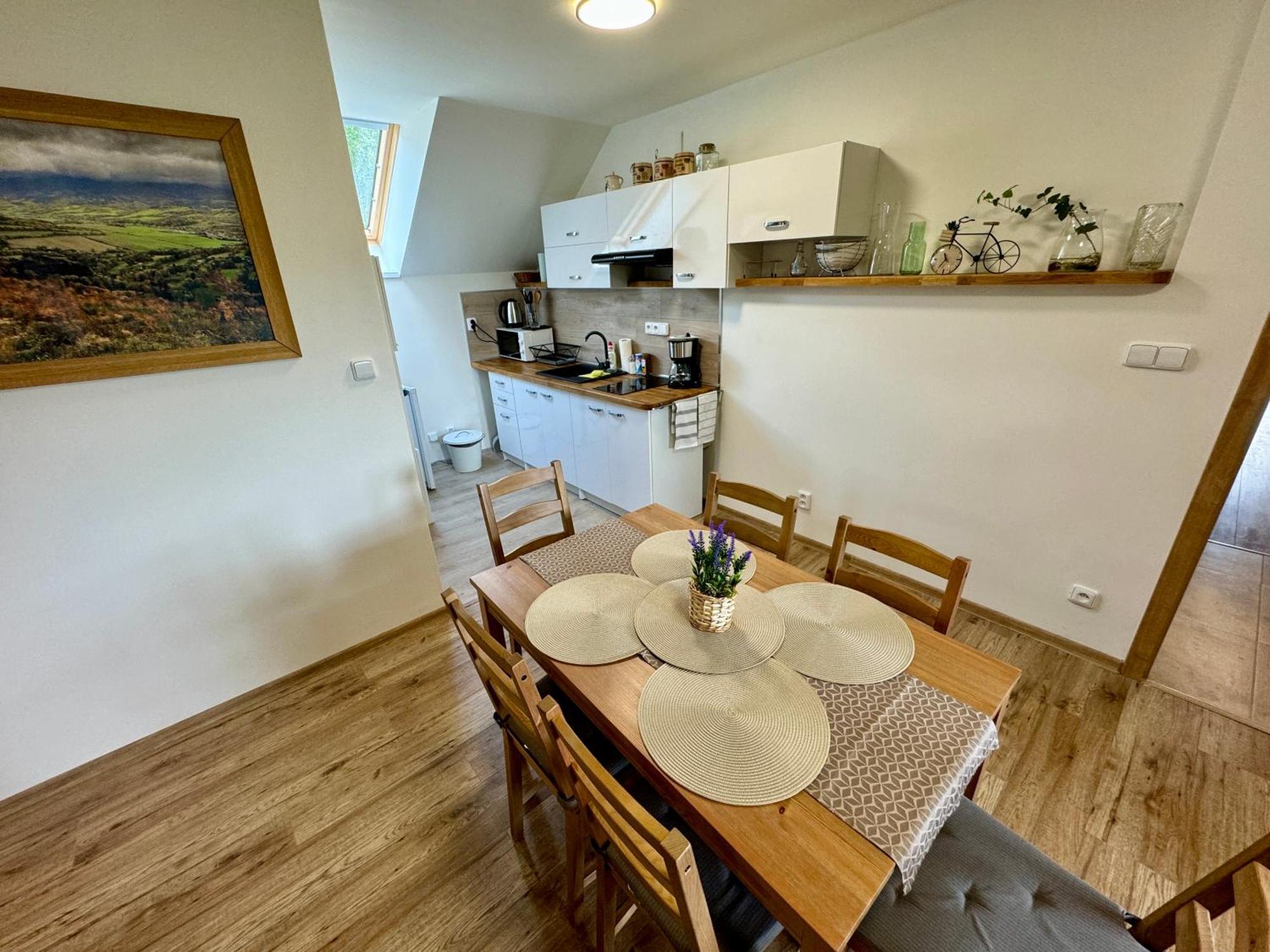 Apartmany Na Kopci เยเซนิค ภายนอก รูปภาพ
